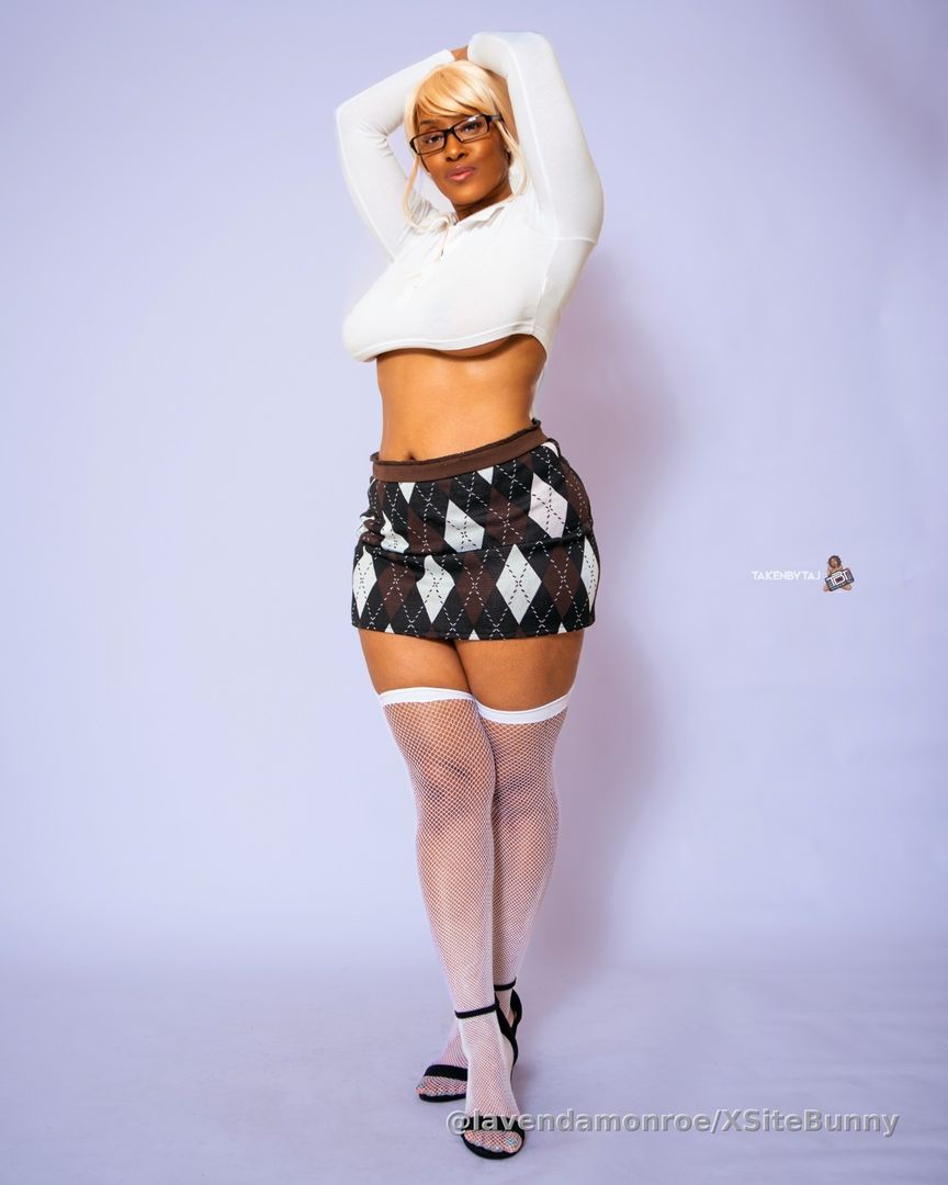 Welcome to my book 📖 club babe 💙 