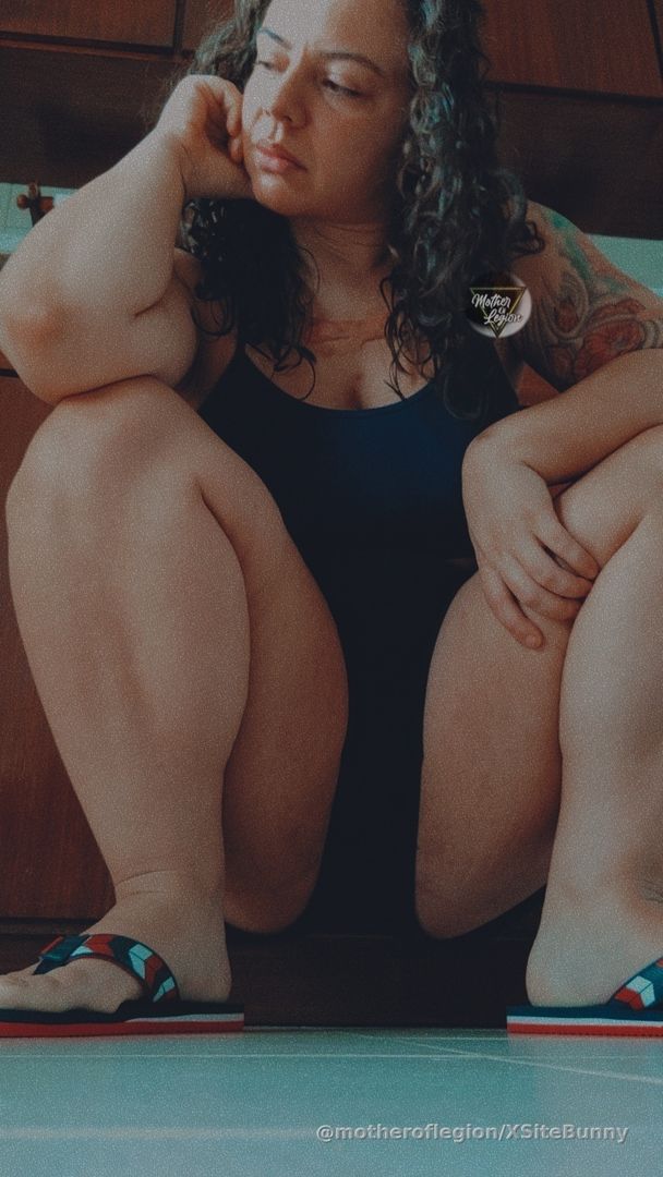 🎶Good mooorniiing🎶 BBs, let your choices reflect your hopes instead of your fears. May you take the time to ask questions, get the information and make stable assessments to guide you on your path or even allow you to jump on a different one.☀️🖤