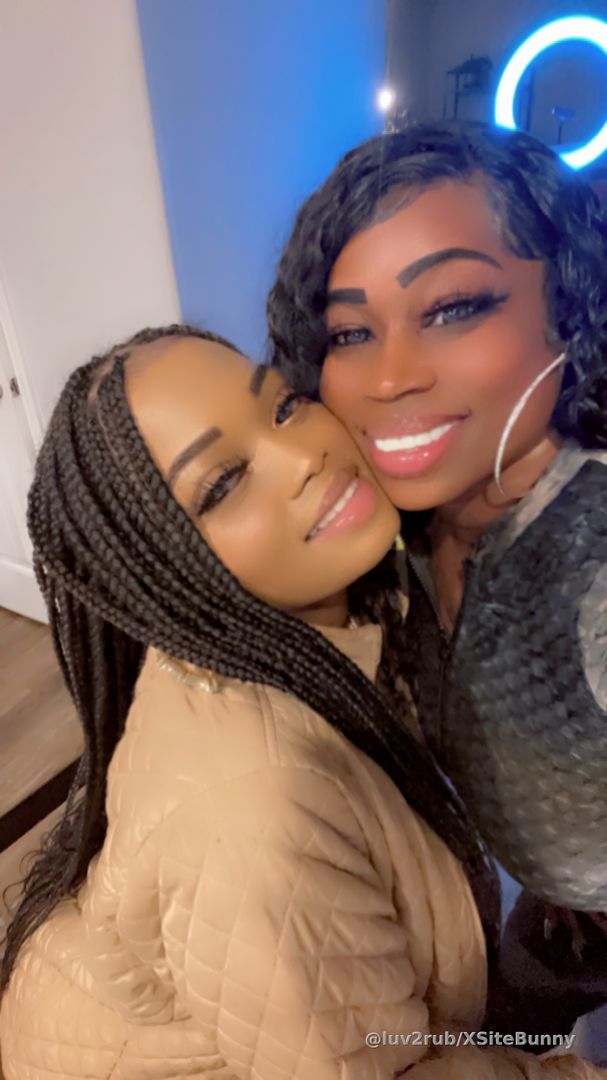 Pretty girls can’t get enough of me, I know you wanna find out why😜