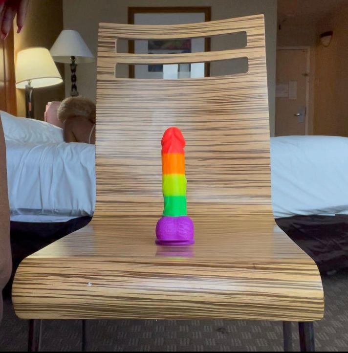 Riding this dildo 💦💦