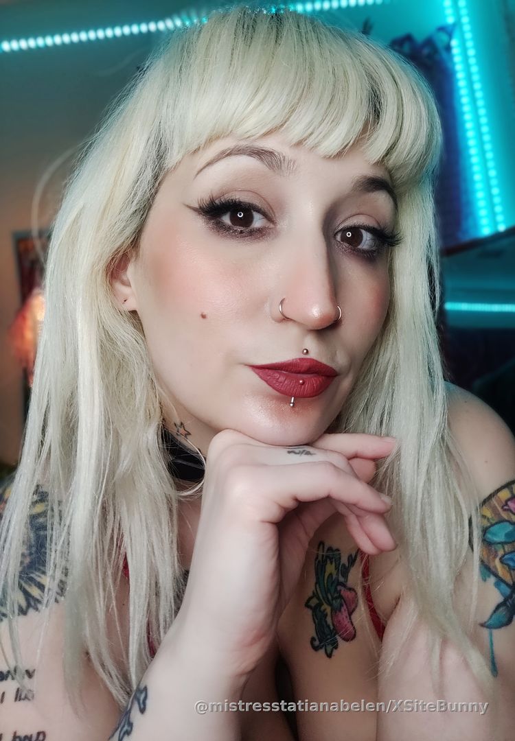 Prettier than your wife 💁