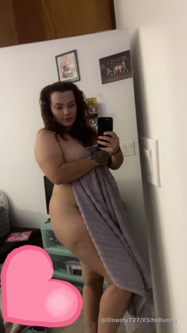 Post shower selfies 🥰