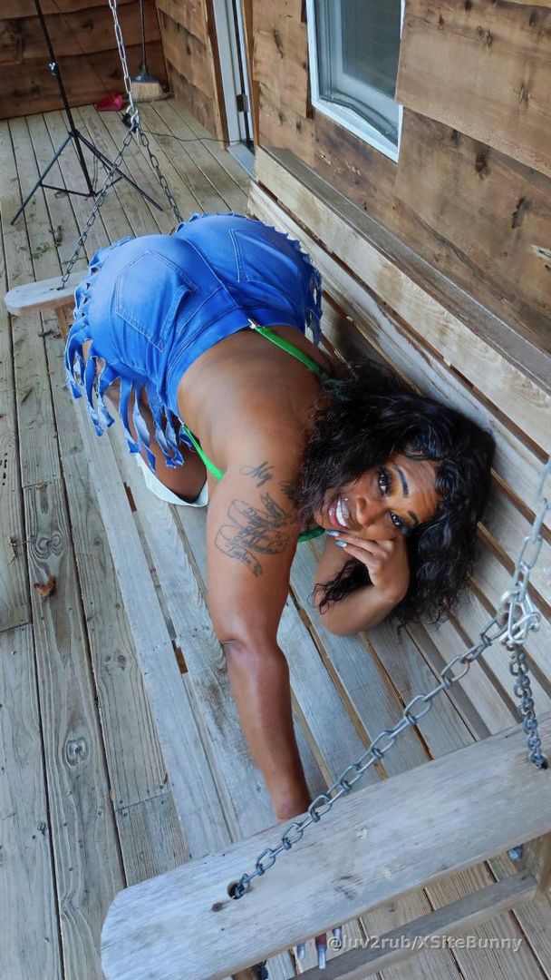 Fine as wine don’t you wish you could get behind?