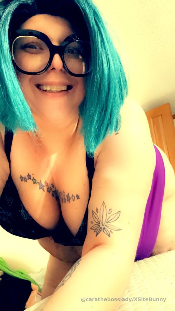 Big Fat Delicious booty BBW in short green skirt purple thong and bra 