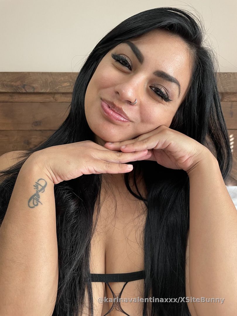 Don’t I just look so innocent!?😇 Now unlock the previous post😈