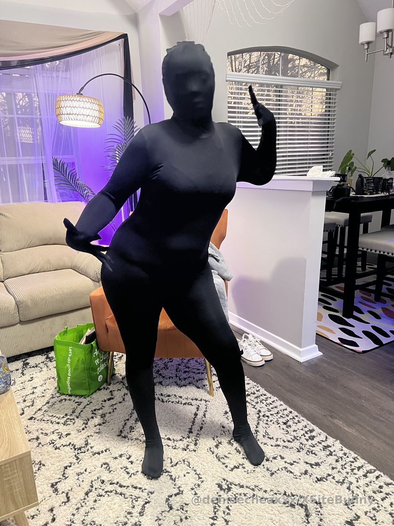 Wait till yall see what I did to this little suit 🤣🤣🤣 and I think imma keep doing it