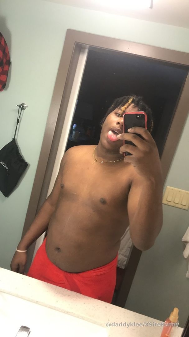 Who trying to help me in the shower 🫣🤪