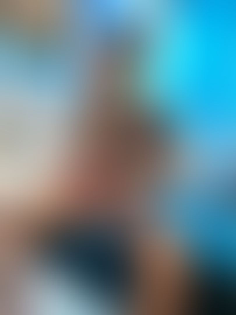 Swipe to see the picture I was taking 😋