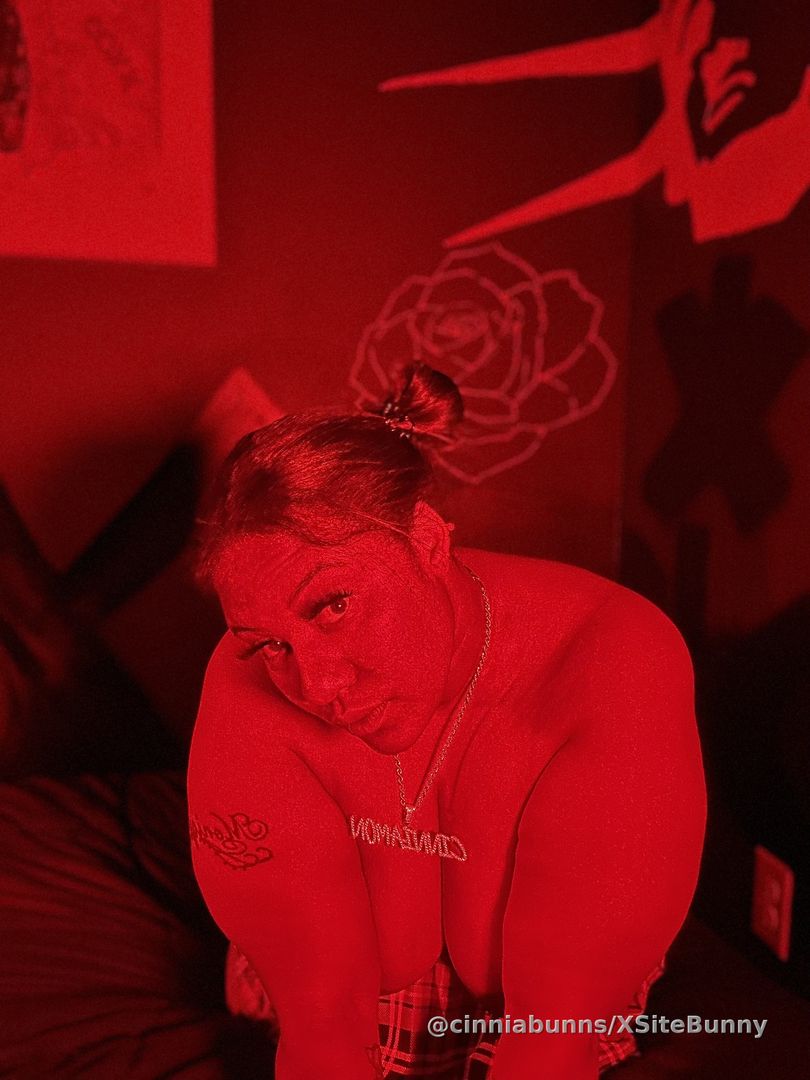 I can be such a brat when I don’t get my way spoil me 😍send me a message I’m doing Meets you always get more when you follow me here 😘😘  Cheers to Titty TUESDAY 