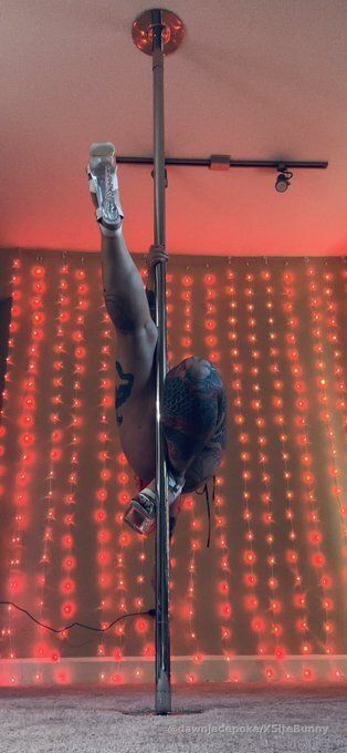 Would you watch me practice pole on live?