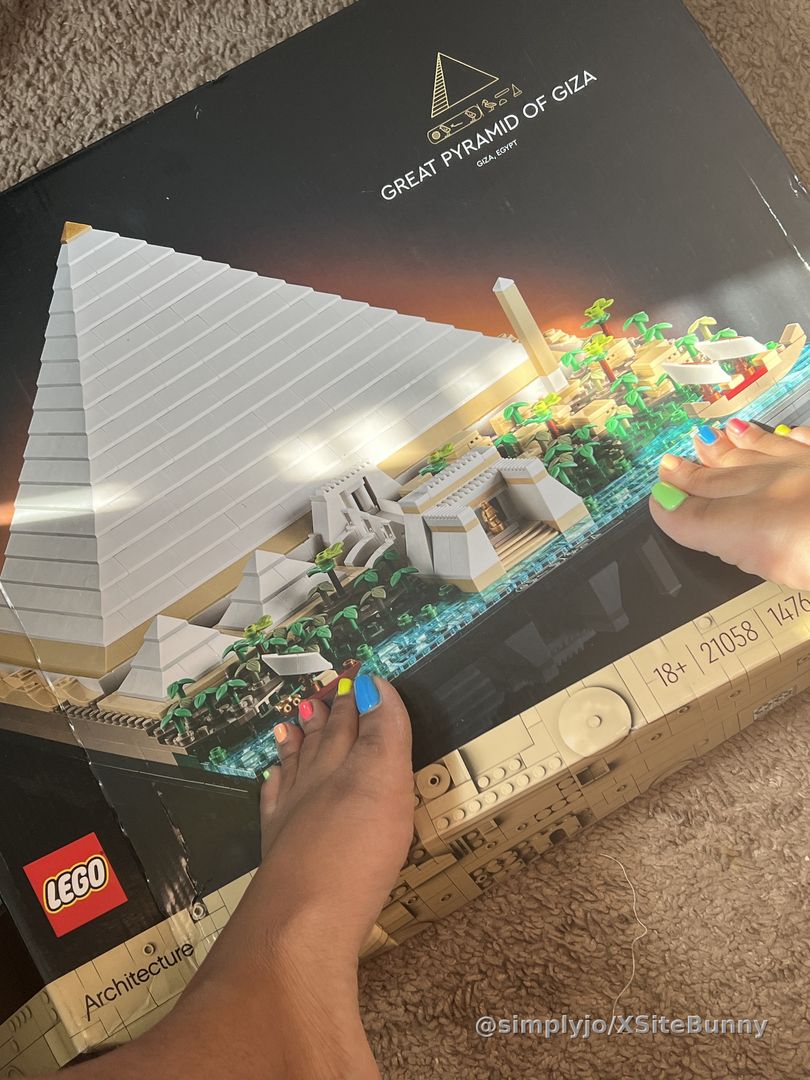 O nothing just trying on a new outfit to build my legos in🤗💚