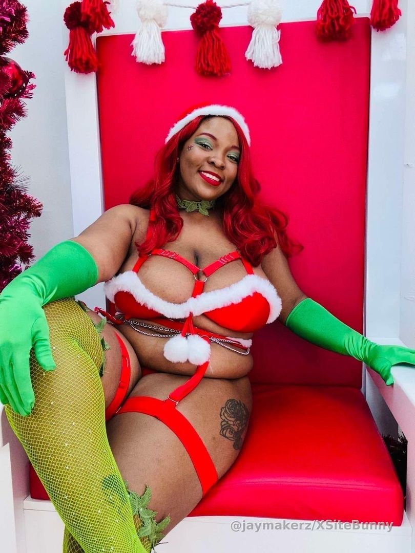 Merry Christmas from LewdQveen!