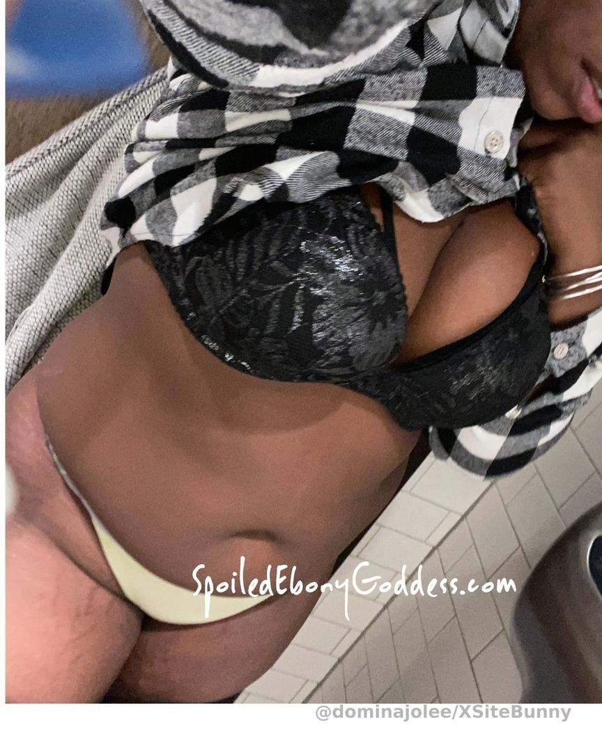 Hump Day Midday XXX DUMP!!!  Here is something for you to release your mid week stress 😉😉😉