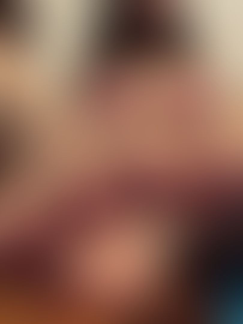 Suck on My pretty toes? 