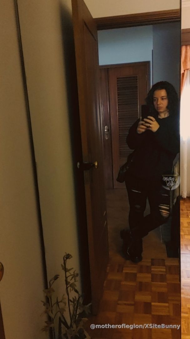 🎶Good mooorniiing🎶 Oftentimes, the only closure you need is knowing that you deserve better and more.☀️🖤