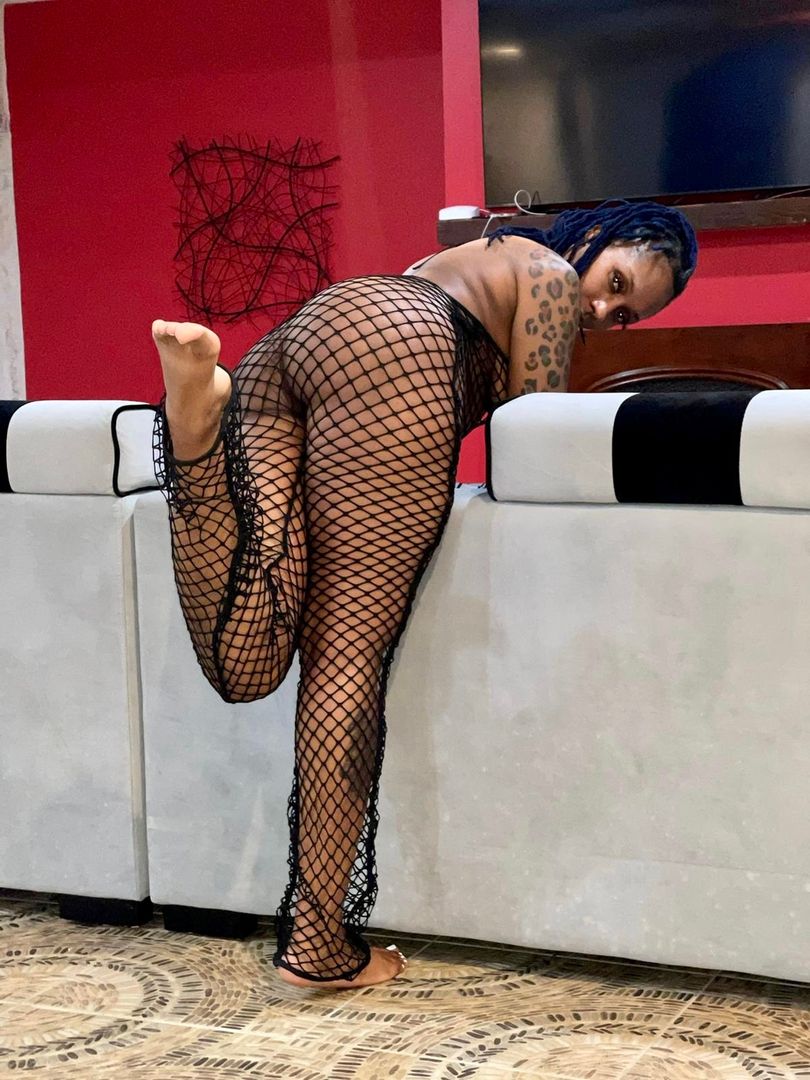 Come rip off these fishnets 