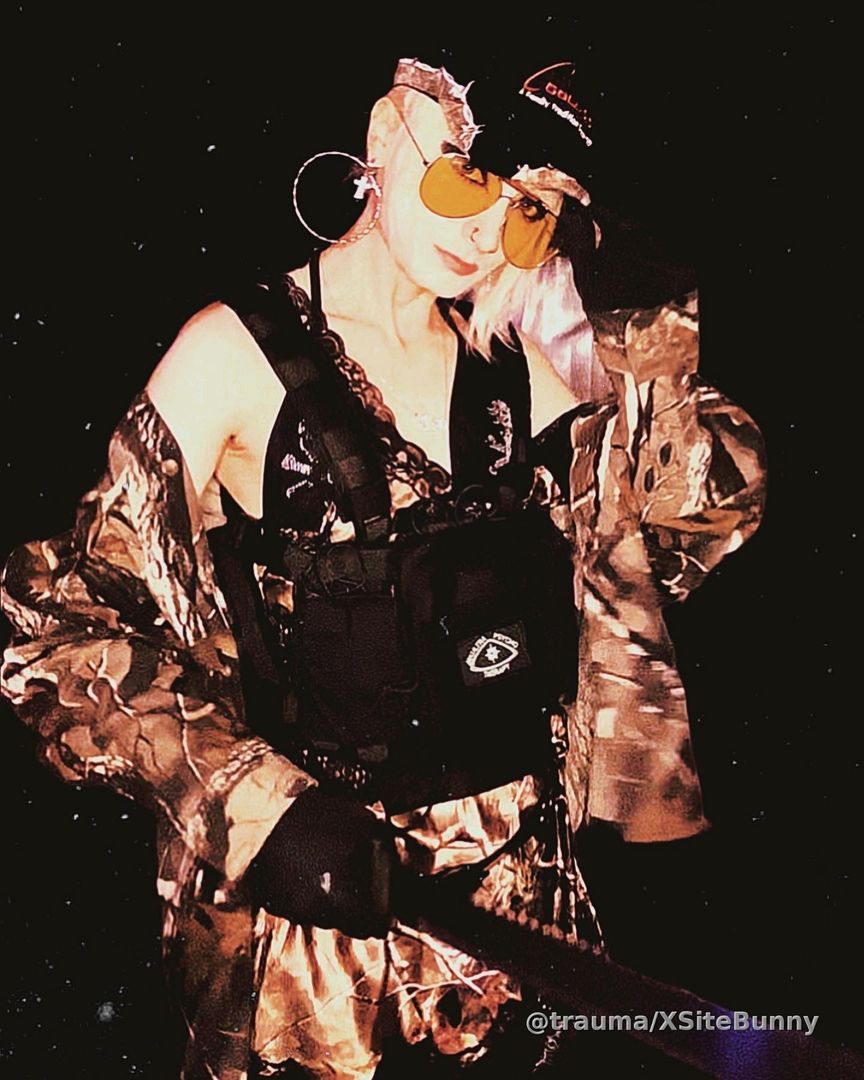 sfw lil photoshoot
weapons stripper camouflage camo silly machete sunglasses mkultra gear kit plate carrier gloves military