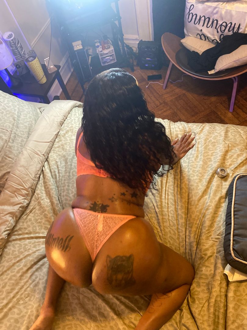 5 ft with a lot of MEAT