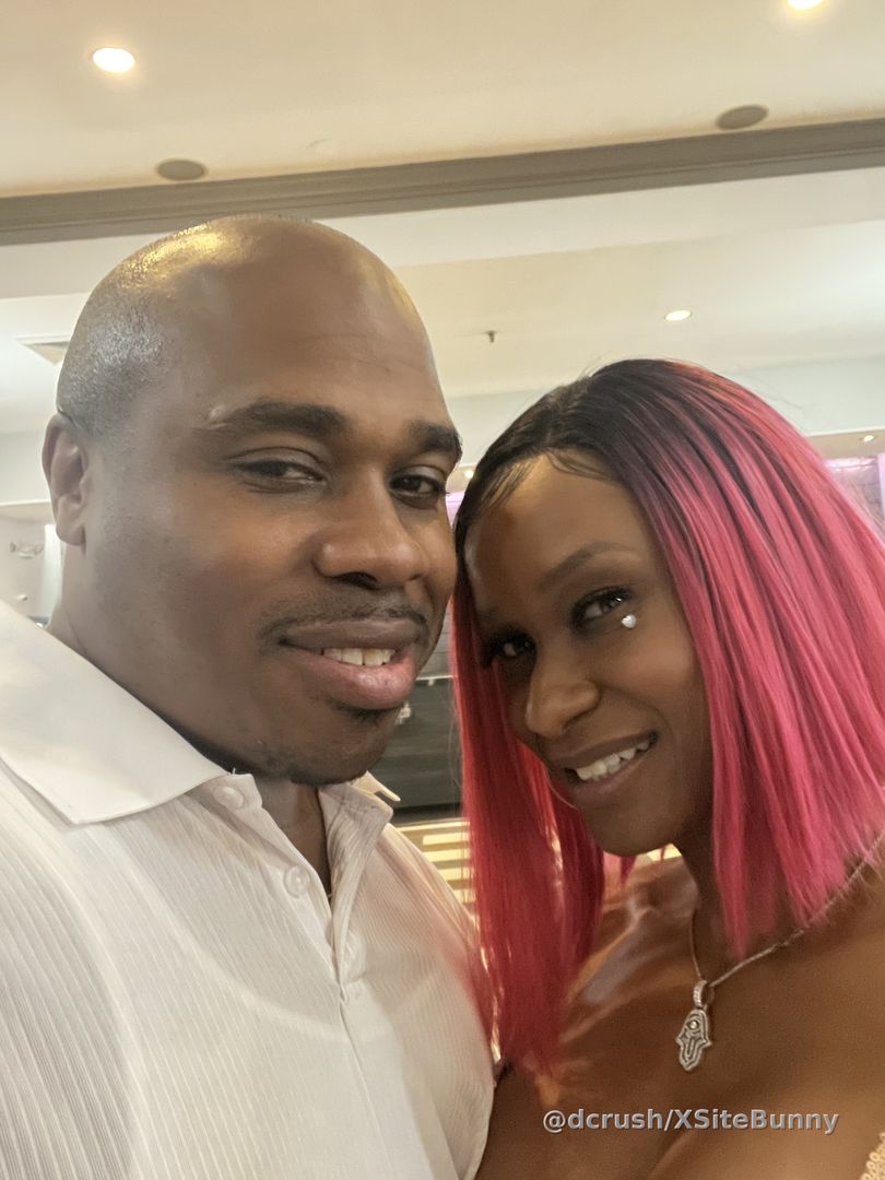 Met this sexy ass woman @exxxotica