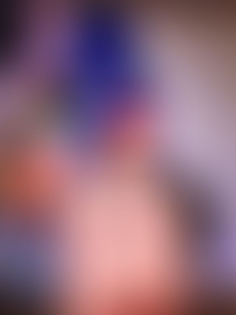 Under the mistletoe I suck her toes. And lick her soles👅👅😋🦶🏼💦💦