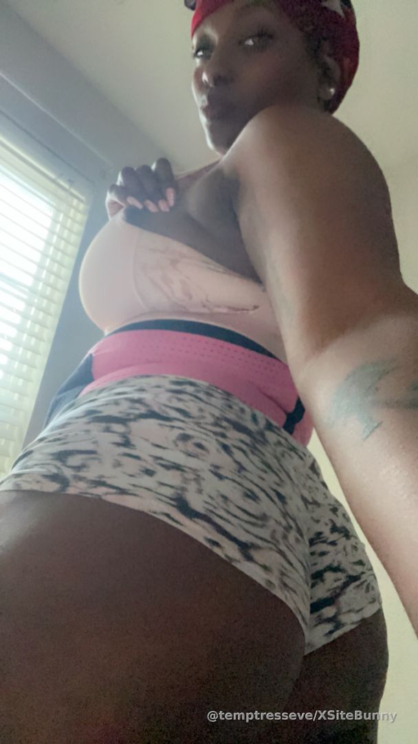 Sex is my favorite workout but sometimes I hit the gym 😉