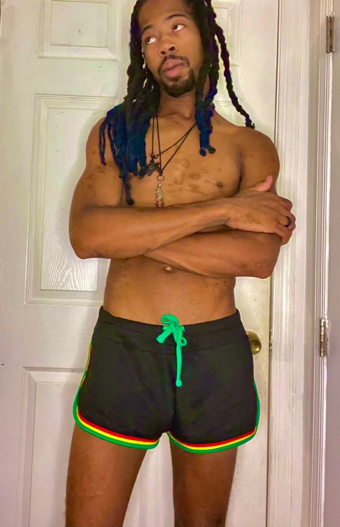 Do we really have to go into the colder season ? Then I can’t dress like this 