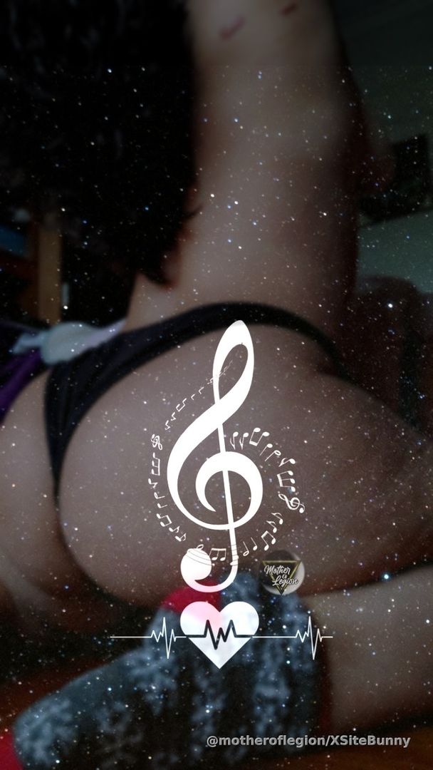 🎶Good mooorniiing🎶 BBs, you don't have to feel sorry or guilt for removing people from your life who have crossed your boundaries or think they still belong in it. Be grown, stand up for yourself and stay firm in your peace.☀️🖤