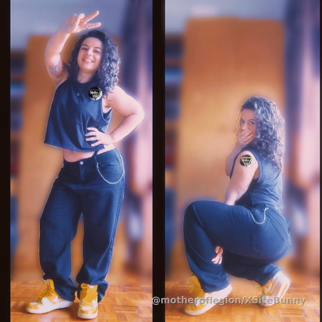 🎶Good mooorniiing🎶 There's a difference between wanting a partner and wanting THAT person, a difference between wanting sex and THAT sex, between wanting a place-filler and THAT particular object, individual, shared plan. Folx aren't pawns to be given roles in the little theater of your life. They have their own play. Get growing, get lost.☀️🖤