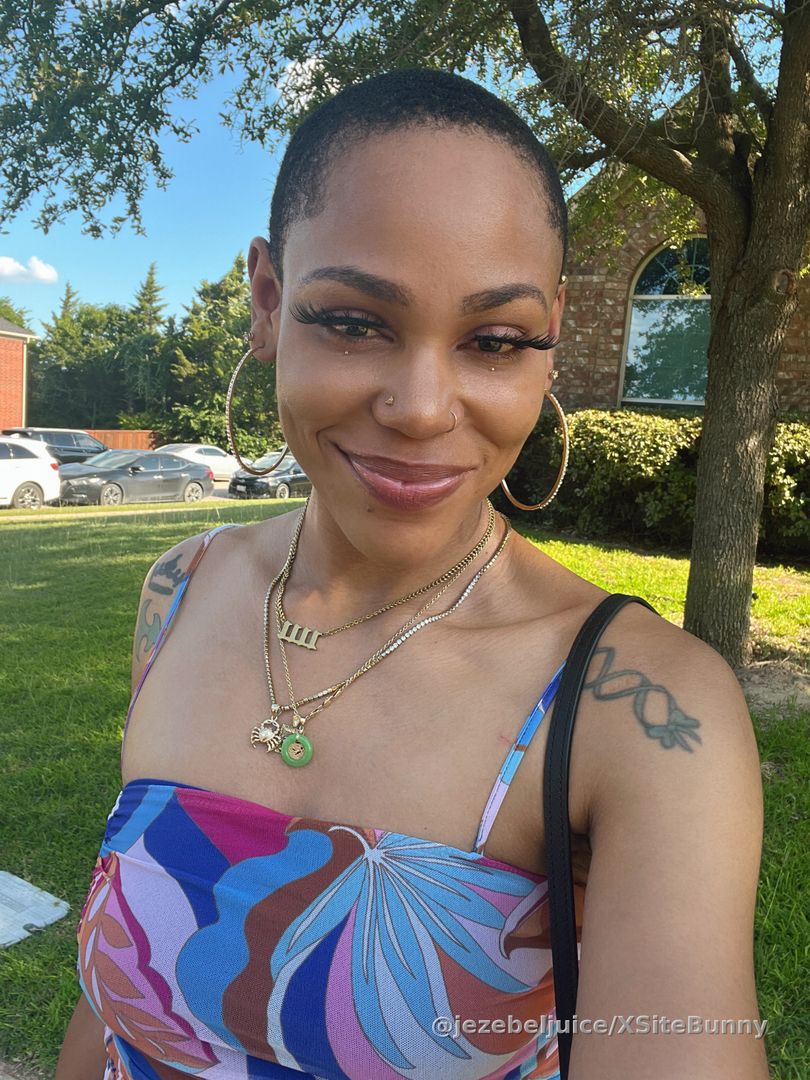 Happy Birthday to me! ♋️ 

I look good celebrating another year around the sun! Yesterday was such a vibe and felt good to be acknowledged for all my glory. 

Be sure to surround me in love by dropping a comment below 🫶🏽