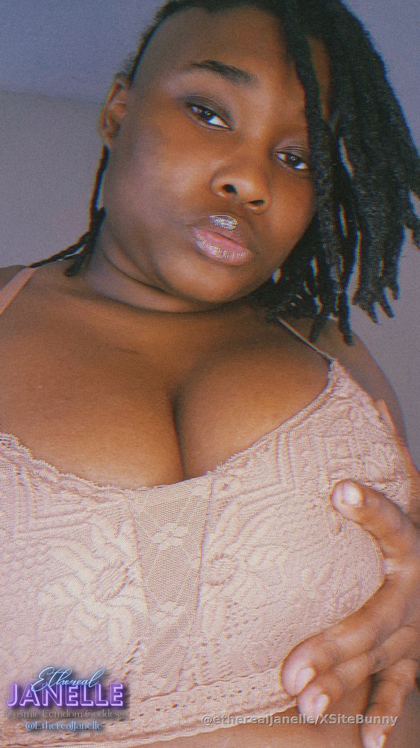 No peeking at my cleavage. I  don't care how strong the temptation gets. #boobs