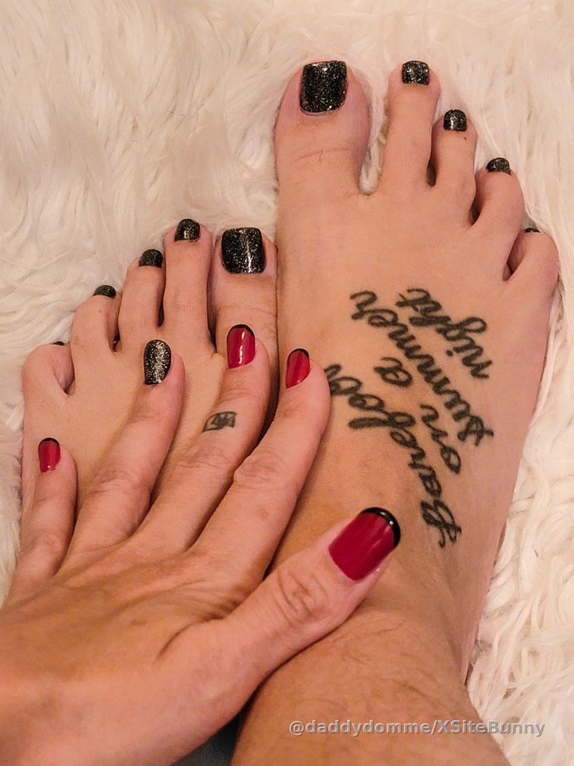 Give these toes some loveeeeeee