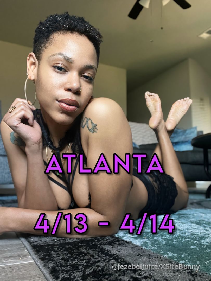 I am loading up for this weekend. My appearance will be brief, but I am always ready to work. 

Come out to play clients and collabs! 💜