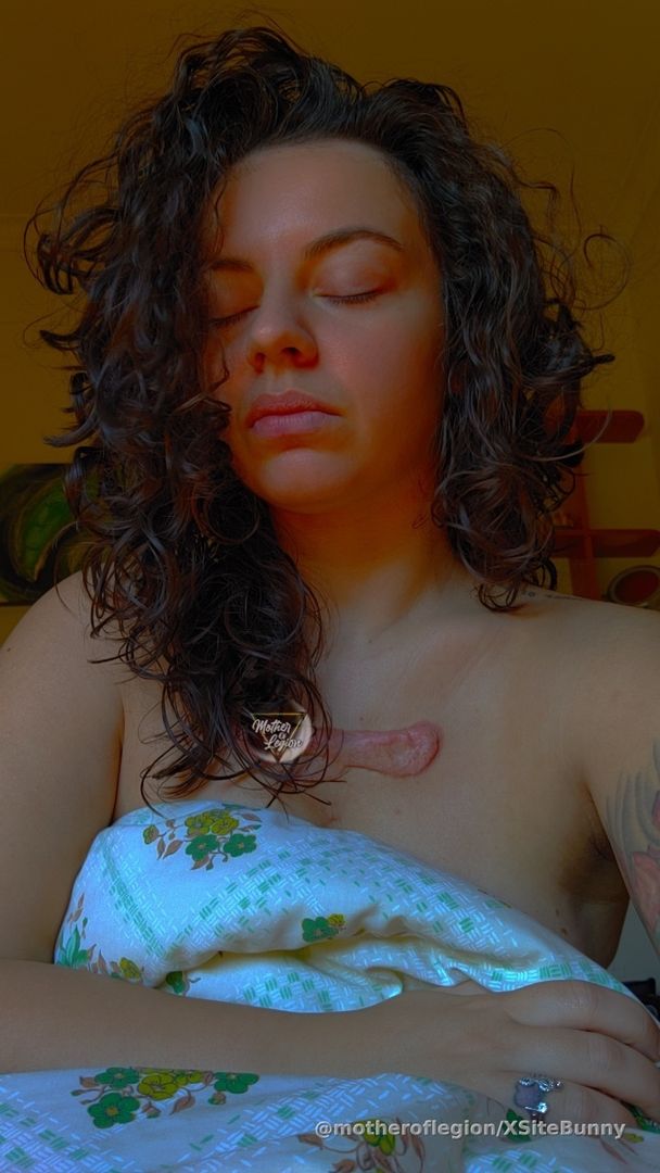 🎶Good mooorniiing🎶 Roadblocks, closed doors, inconsistency, they all protect you from heading in the wrong direction long or short term. So whenever something seems to be afflicting you, think about how it could be saving you.☀️🖤