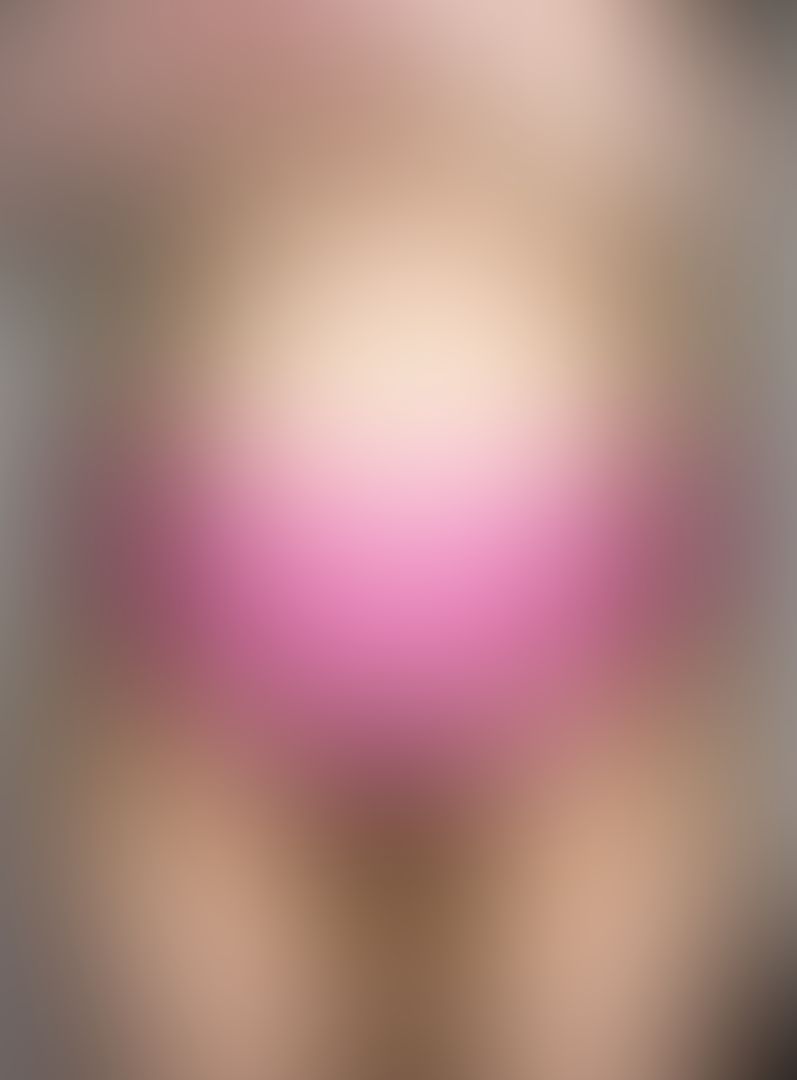 big belly, stretch marks & tights for dinner