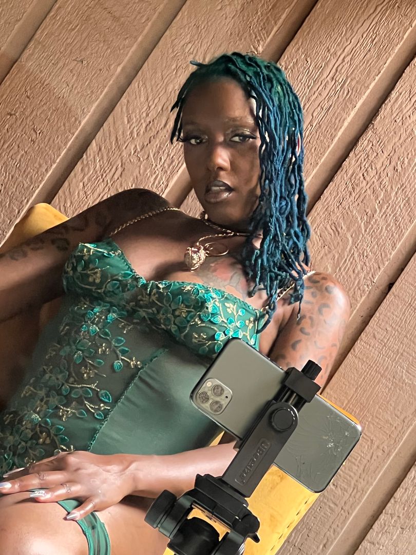 How does this green look on me? 