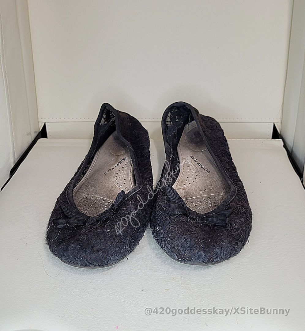 Used, dirty, smelly flats. Message for price. (Unlock last pic. of Me wearing these flats)