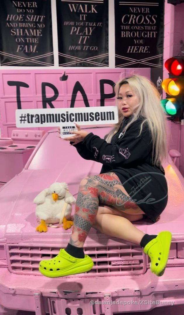 Pretty girls love trap music 