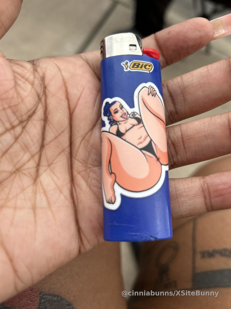 Guess who tagged my lighter 😍