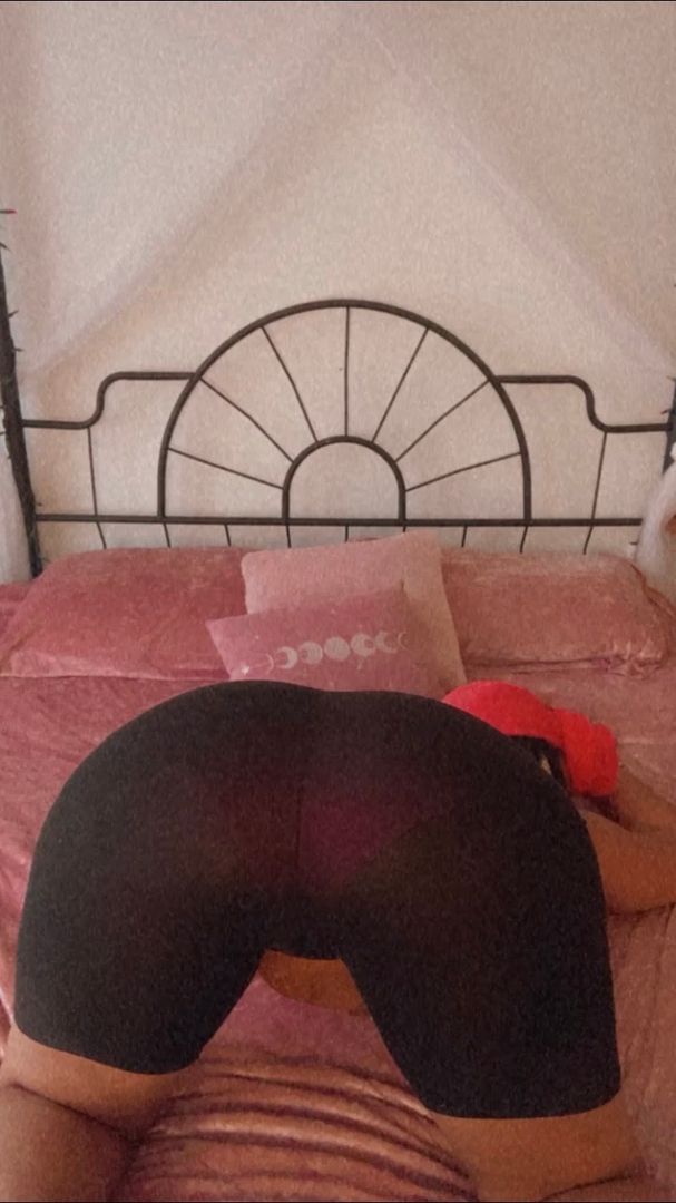 Found these oldies but goodies. I look so damn good 😋