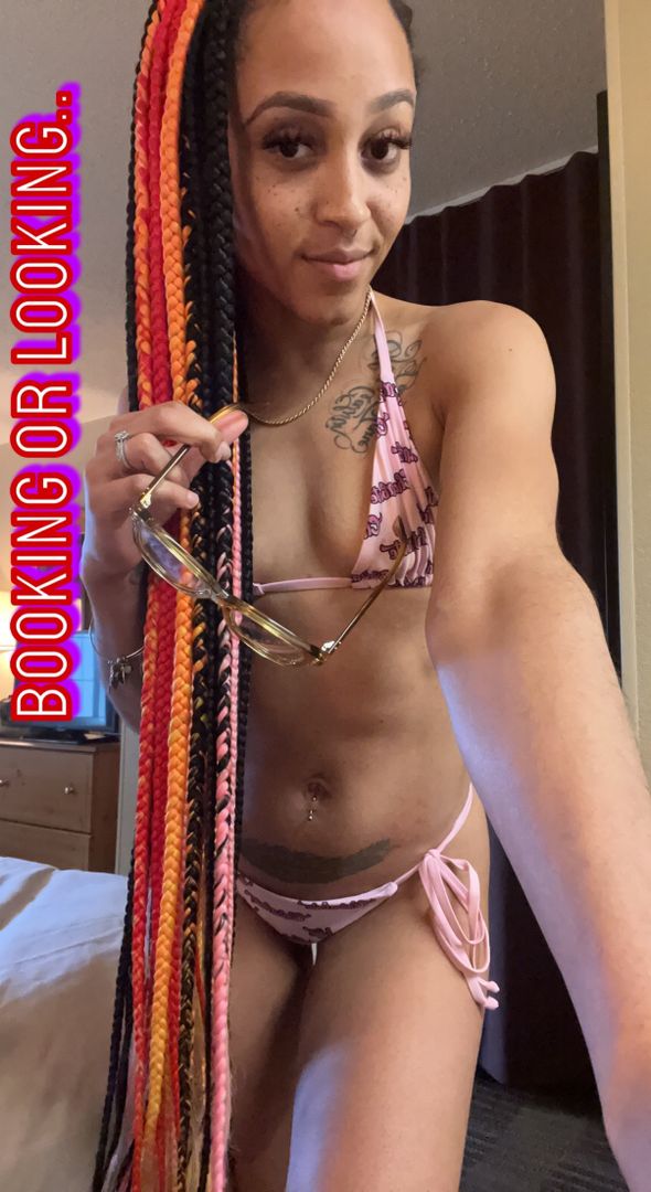 Booking or looking drop a heart for a freebie 💜🦄