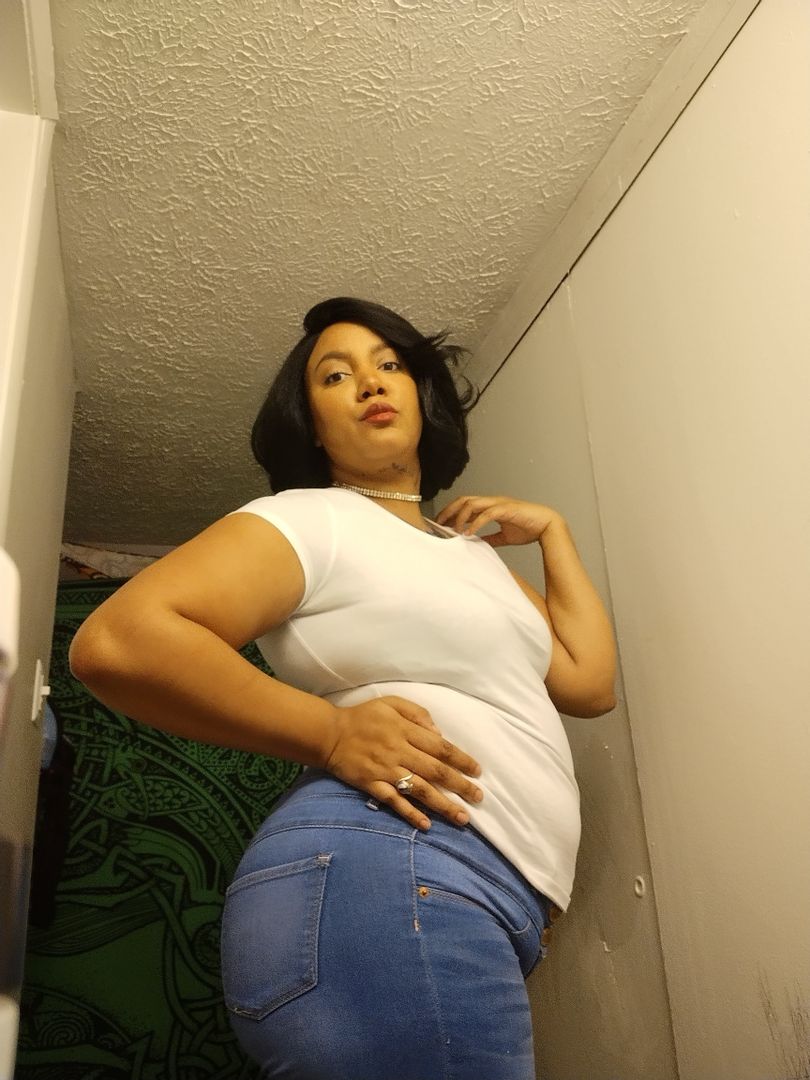 Good Morning from Your Favorite MILF: Mrs. Donna Tubbs