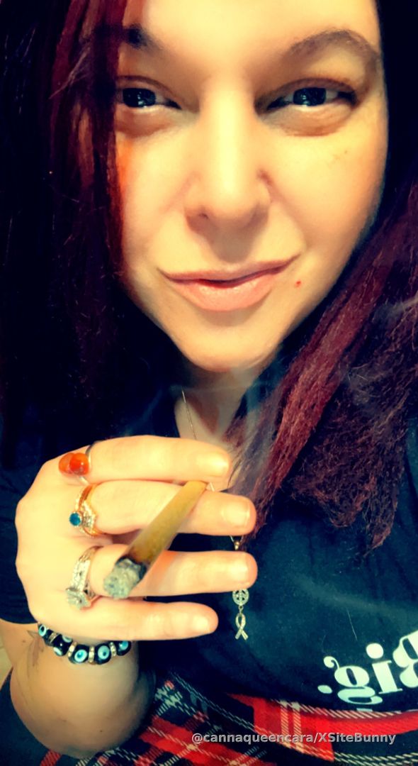 I’m always ready to 💨 and have fun! Catch me on live Feelin’ myself and vibing! 