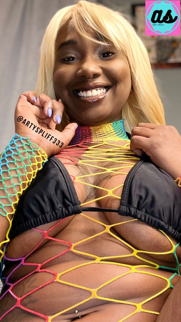 HIYA ! Follow me so you can get more cute pics LIKE THESEEEE! 