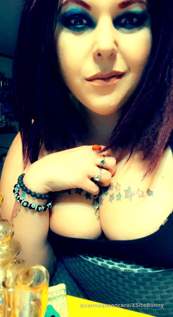 Wake n Bake? Sexy BBW Stoner Girl 