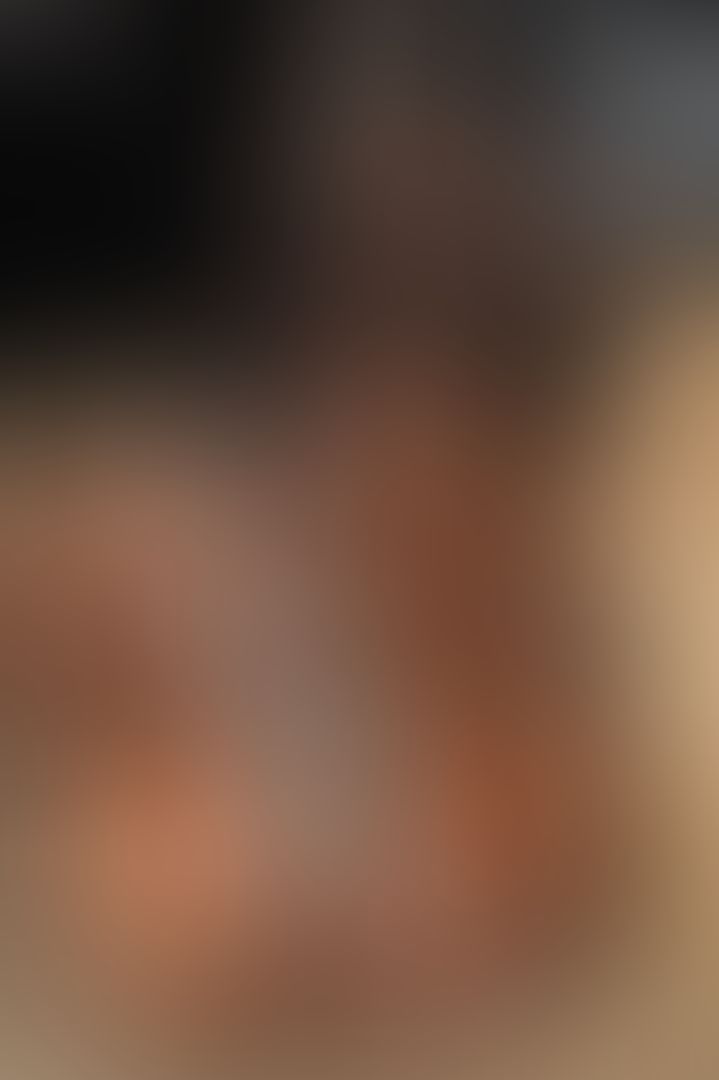 I want you to me up and hold the hitachi against my clit until I can’t take it anymore. 