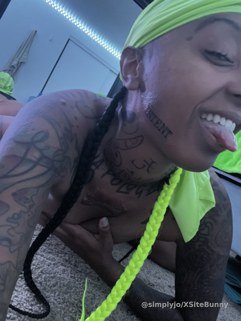 I know I know open up so you can see her