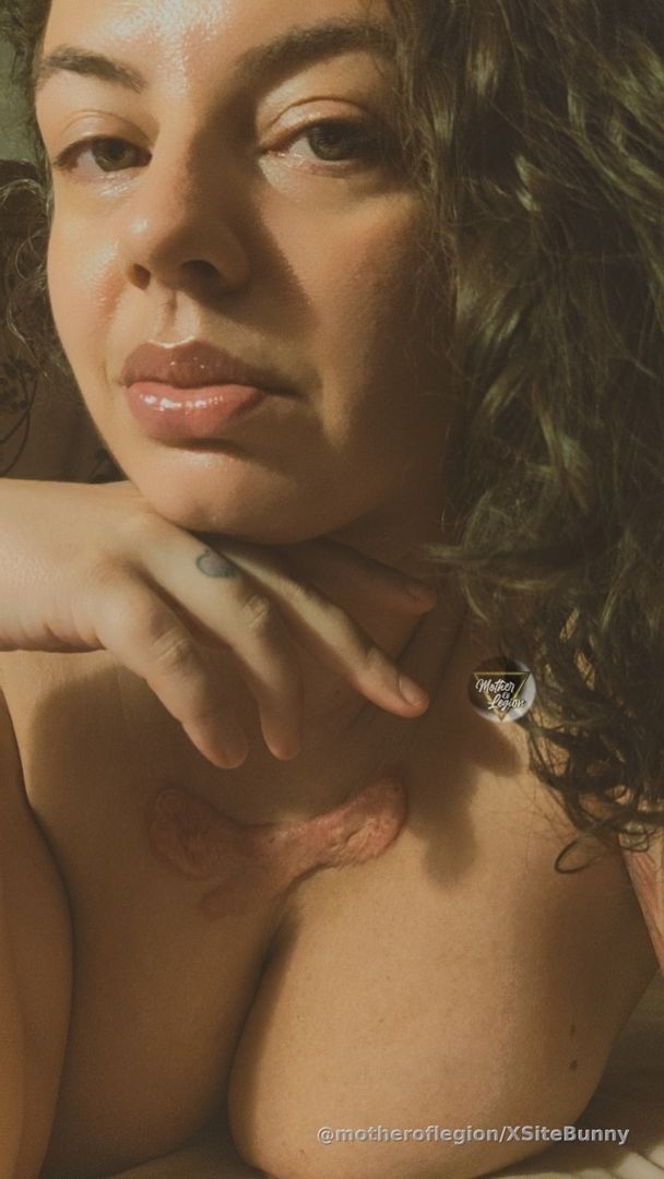 When you miss the attention, the bond, the highs, make sure to remember the dismissal, the letdowns, the disrespect. If it's in the past, there's a reason for it. Bury what is dead and cleanse yourself so it doesn't come haunt you.☀️🖤 #Basura🚮