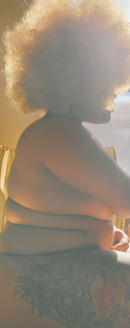 A goddess that adores the moon has no issue sunbathing