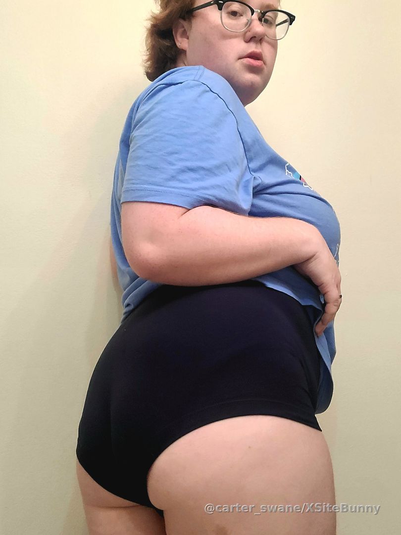 Big shirt tiny pants! 