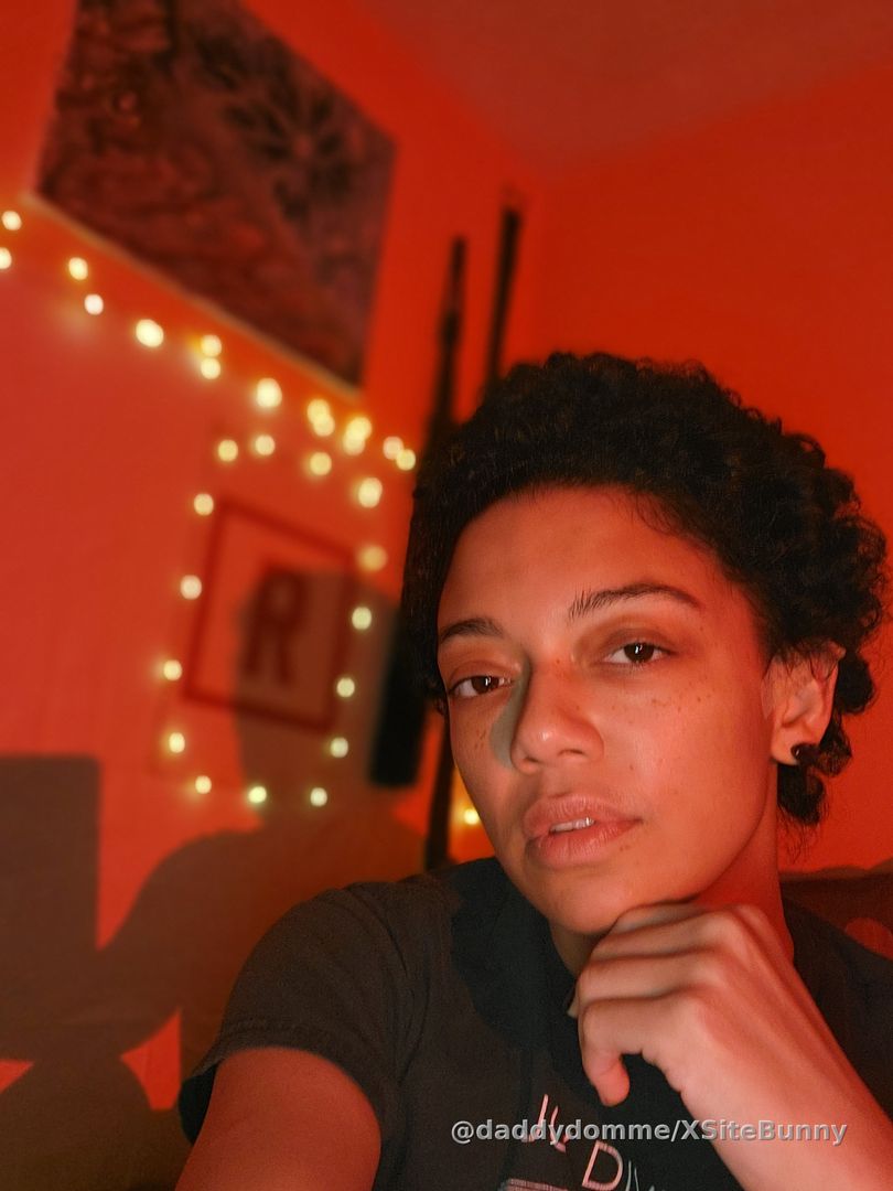 Getting set up to make some 🔥 Content for you babes♡